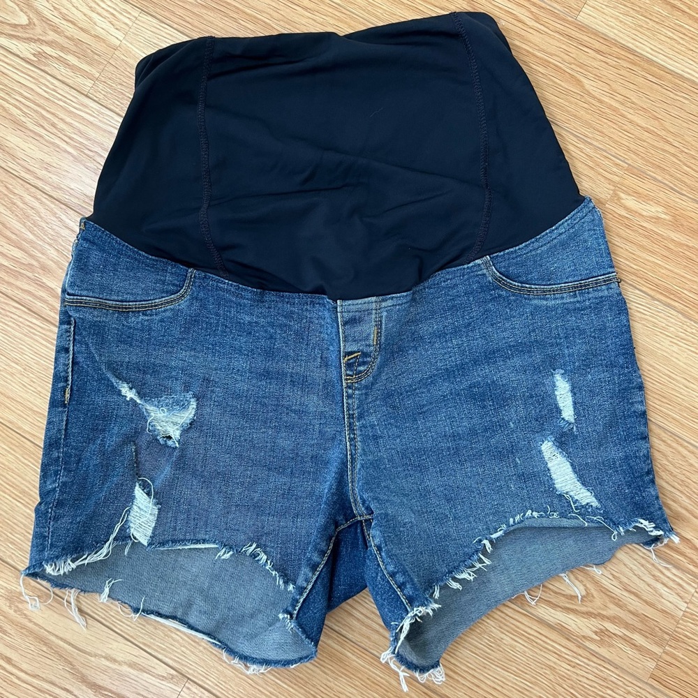 Isabelle Maternity denim shorts size 8